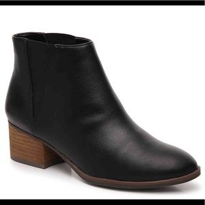 Dr. Scholl’s black booties